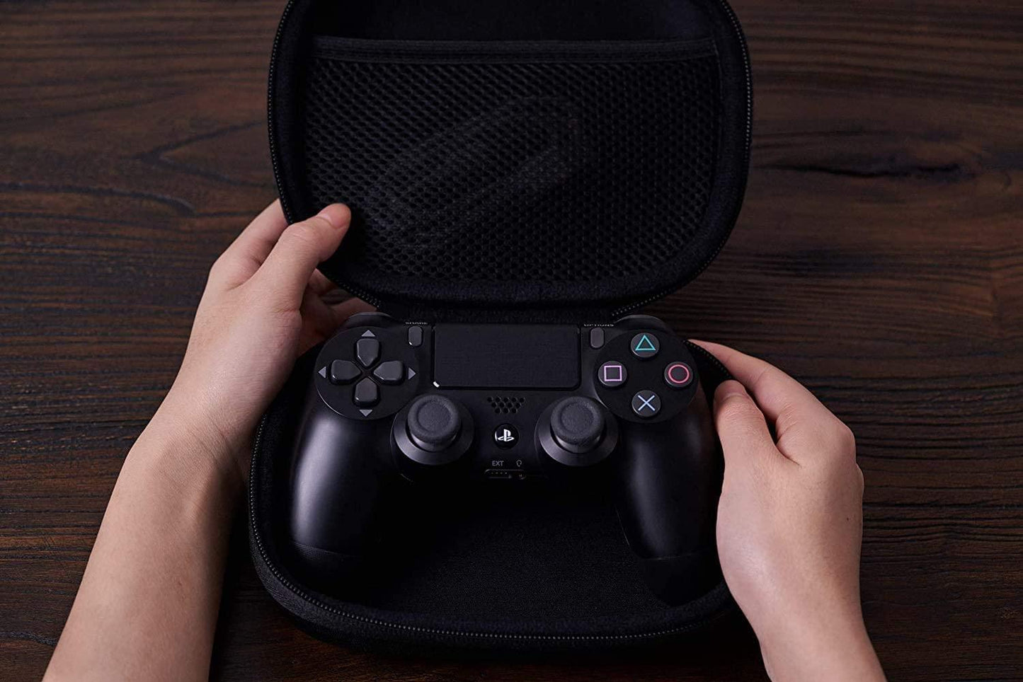 8Bitdo Classic Controller Travel Case for Sn30 Pro+ & Pro 2 Controllers, Switch Pro, PS5, PS4, Xbox One Controller and More - 8bitdo